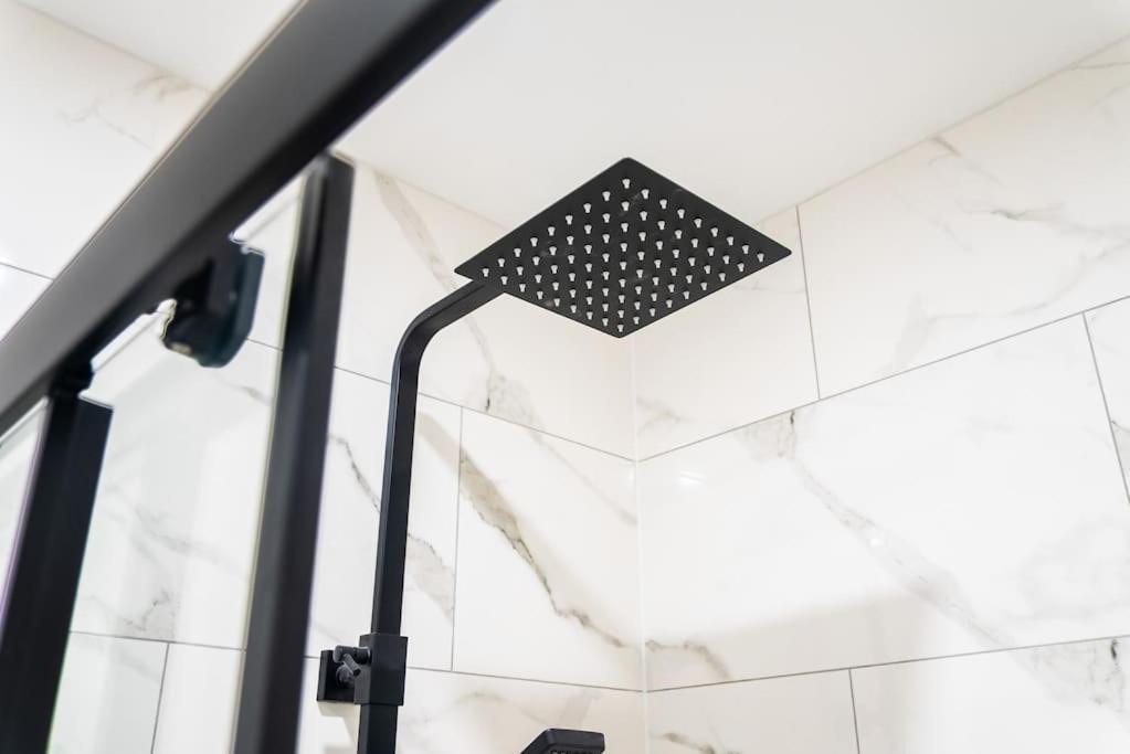 Five Star Boutique Studio Flat In Лондон Экстерьер фото