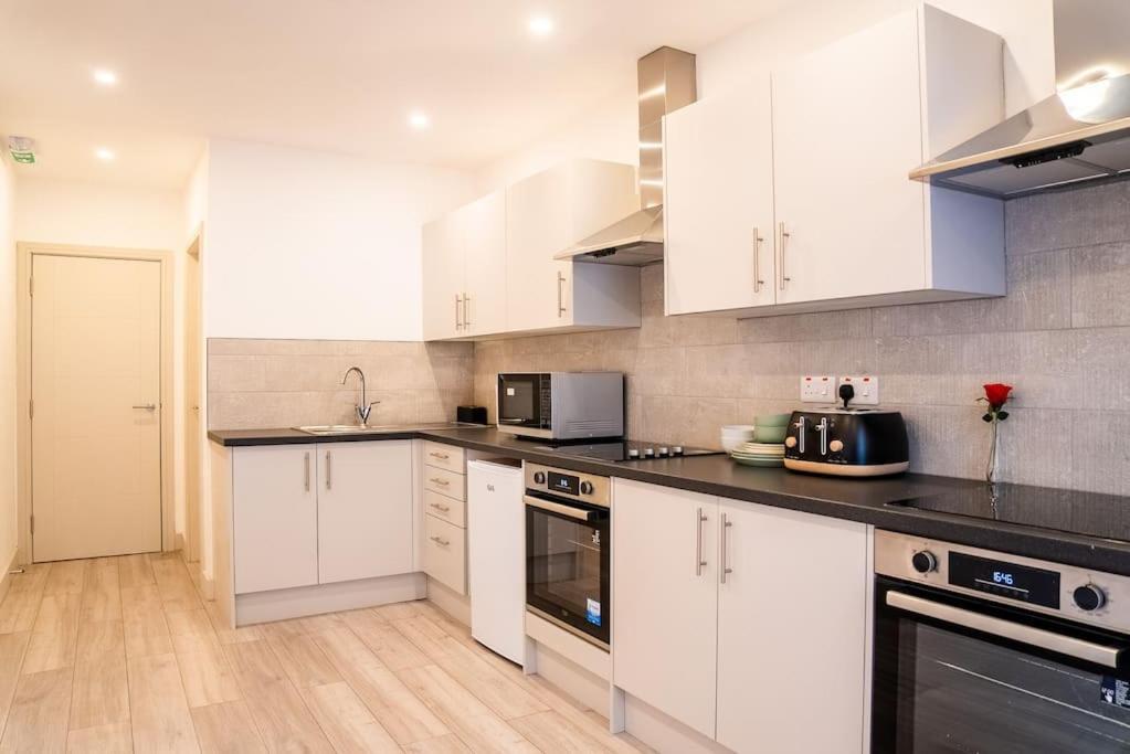 Five Star Boutique Studio Flat In Лондон Экстерьер фото