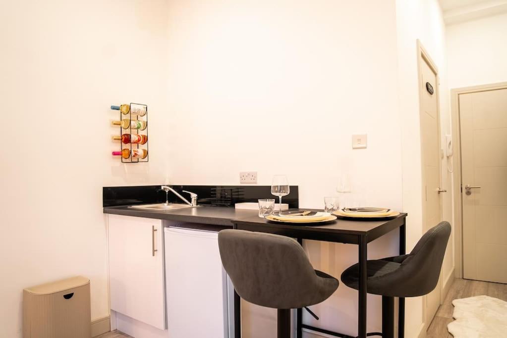 Five Star Boutique Studio Flat In Лондон Экстерьер фото